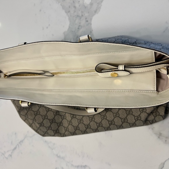 Gucci Diaper Bag ( supreme canvas) - Picture 4 of 6